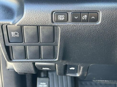 Used 2017 Lexus IS 200t RWD image 20