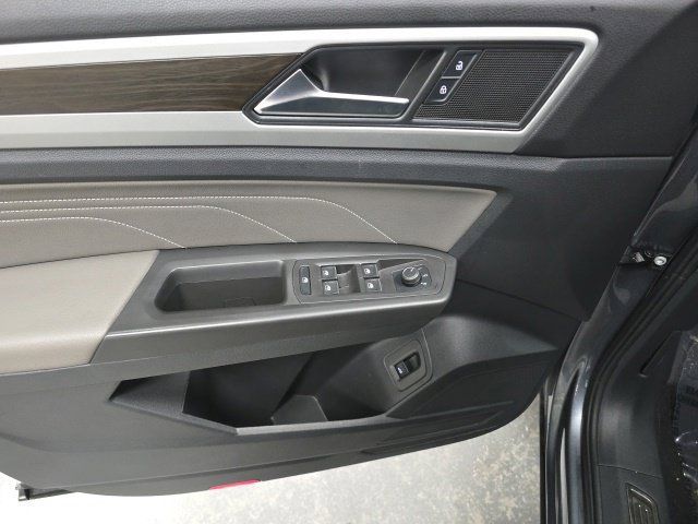 Used 2023 Volkswagen Atlas SE AWD/4WD image 13