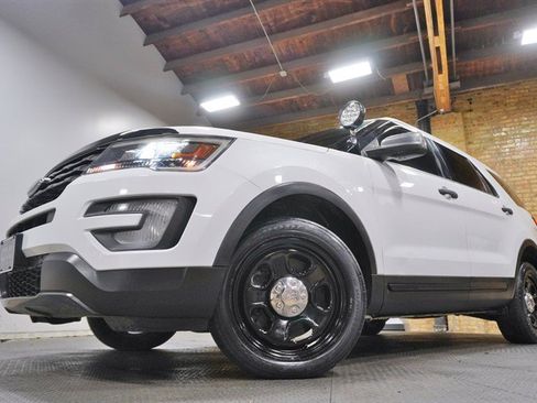 Used 2017 Ford Explorer 4WD Police Interceptor image 3