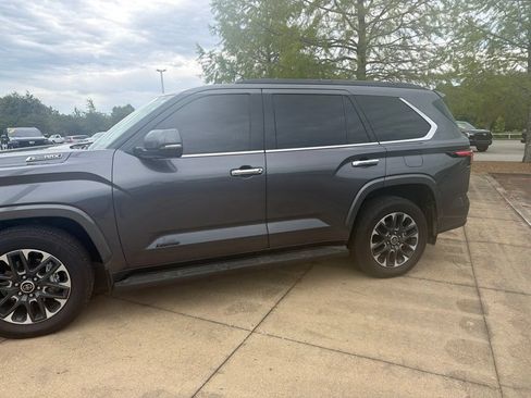 Used 2023 Toyota Sequoia Limited w/ Tow Technology Package AWD/4WD image 2
