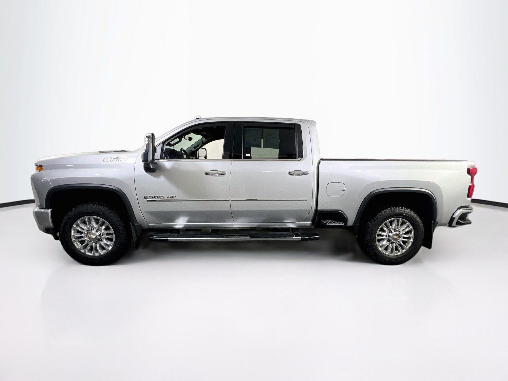 Used 2022 Chevrolet Silverado 2500 High Country w/ Z71 Off-Road Package AWD/4WD image 8