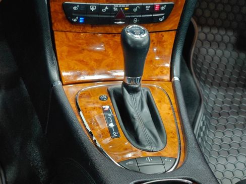 Used 2008 Mercedes-Benz E 550 4MATIC Sedan image 7