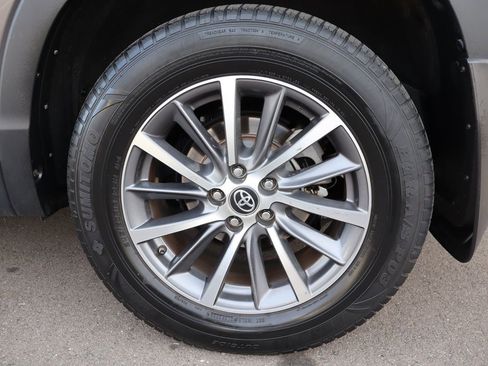 Used 2019 Toyota Highlander XLE image 45