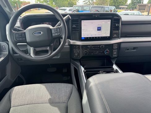 Used 2025 Ford F250 XLT w/ Black Appearance Package AWD/4WD image 9