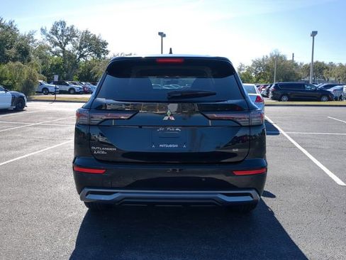 New 2026 Mitsubishi Outlander SE image 7