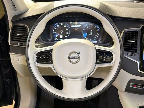 Used 2020 Volvo XC90 T6 Momentum w/ Protection Package Premier image 21