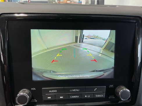 Used 2024 Nissan Frontier SL w/ Technology Package image 7