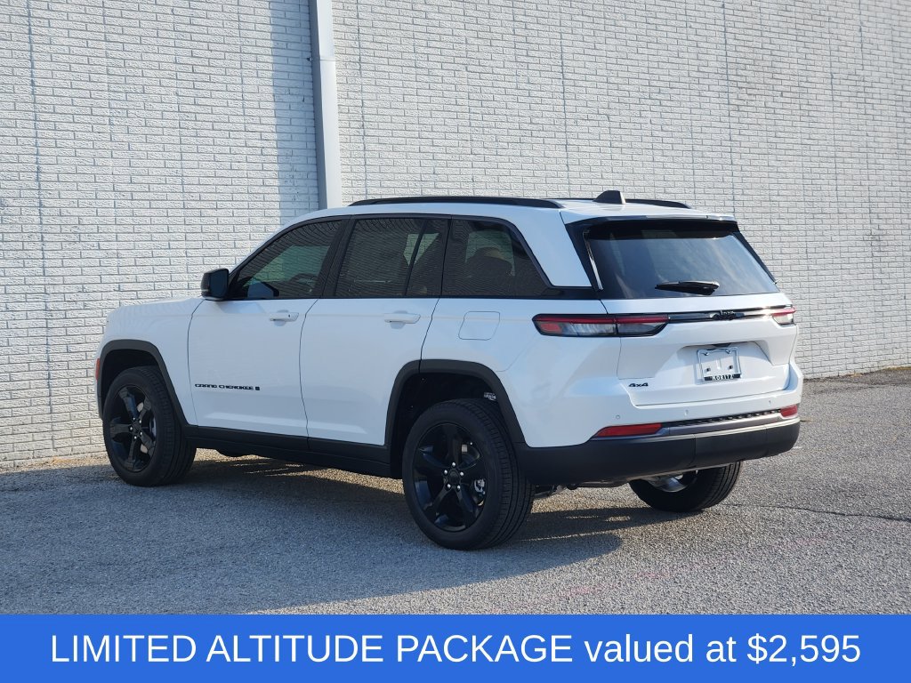 New 2026 Jeep Grand Cherokee Limited w/ Limited Altitude Package AWD/4WD image 3
