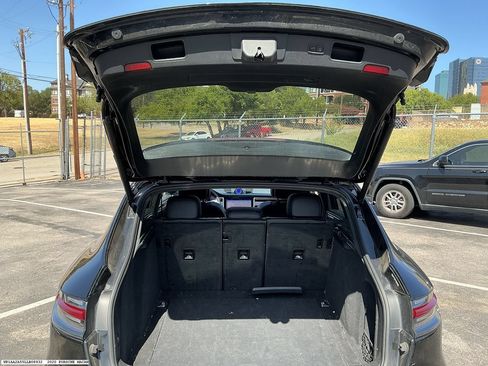 Used 2020 Porsche Macan AWD/4WD image 15