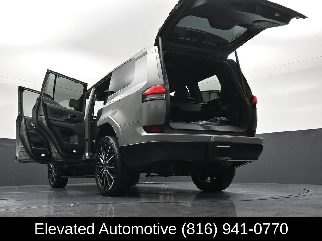 Used 2025 Lexus GX 550 w/ Accessory Package (2T) AWD/4WD image 43