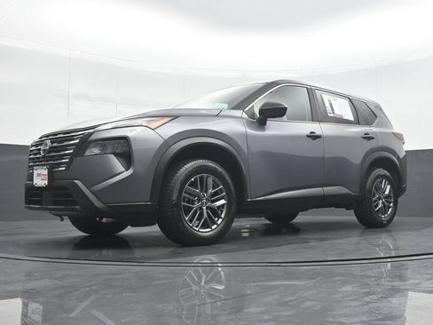Used 2024 Nissan Rogue S AWD/4WD image 26