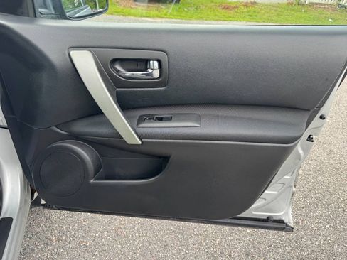 Used 2015 Nissan Rogue S FWD image 44