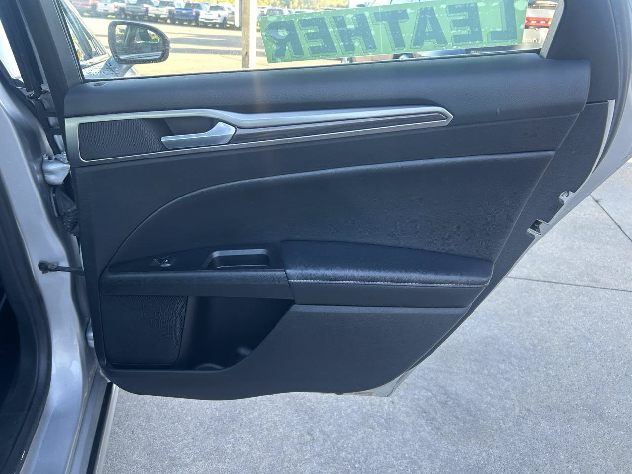 Used 2019 Ford Fusion SEL FWD image 15