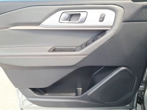 Certified 2025 Ford Explorer Active AWD/4WD image 22