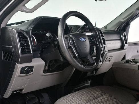 Used 2020 Ford F250 XLT w/ Snow Plow Prep Package image 27