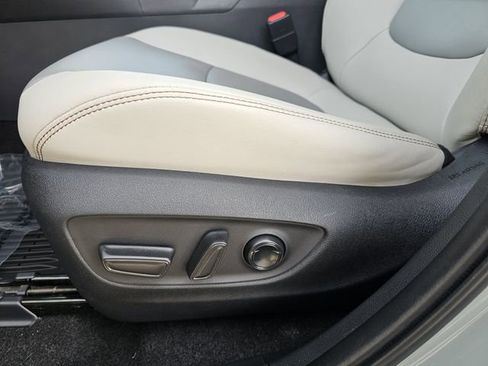 Used 2023 Toyota RAV4 XLE Premium image 13