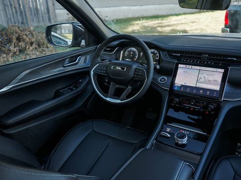 New 2025 Jeep Grand Cherokee Limited image 14