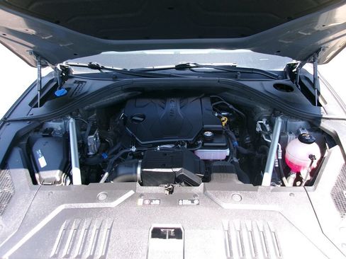 Used 2025 Genesis GV70 2.5T AWD/4WD image 18