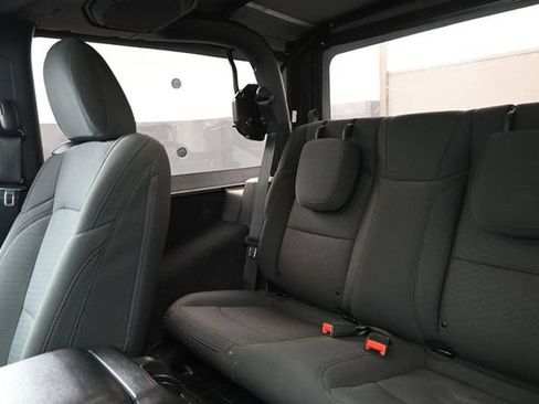 Used 2020 Jeep Wrangler Sport AWD/4WD image 16
