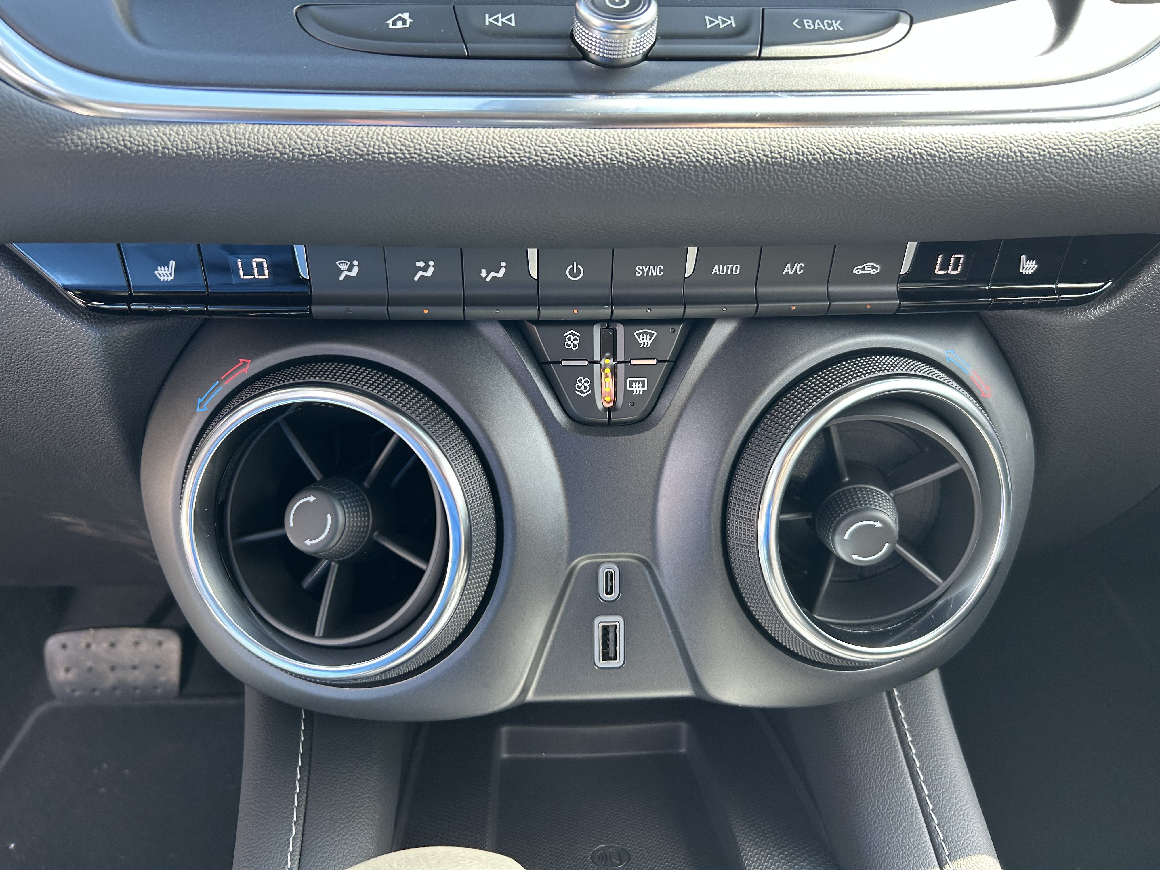 New 2026 Chevrolet Blazer LT w/ Convenience Package FWD image 22
