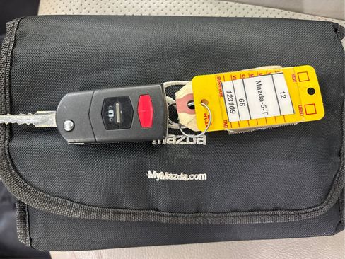 Used 2012 MAZDA MAZDA5 Grand Touring image 39