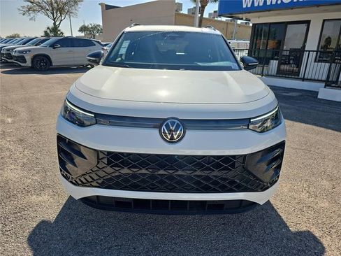 New 2026 Volkswagen Tiguan SE R-Line FWD image 2