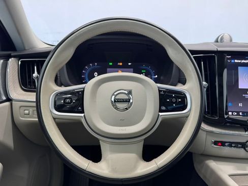 Used 2022 Volvo XC60 T8 Inscription w/ Advanced Package image 24