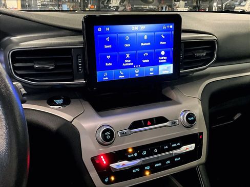 Used 2022 Ford Explorer XLT w/ Equipment Group 202A image 19