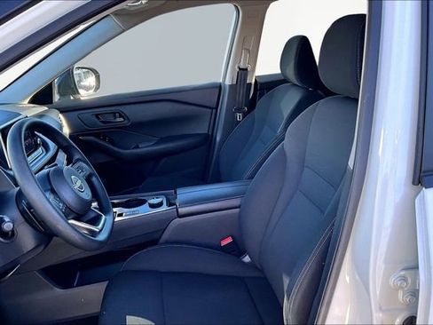 Used 2024 Nissan Rogue S image 15