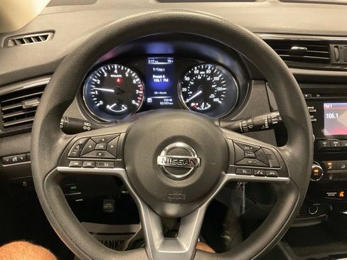 Used 2018 Nissan Rogue Sport S AWD/4WD image 4