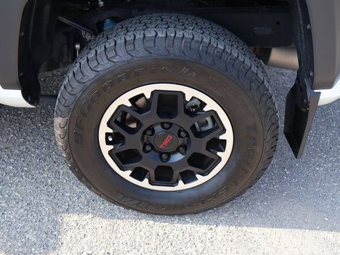 Used 2024 Toyota Tacoma TRD Off-Road AWD/4WD image 12