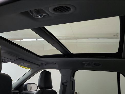 Used 2023 Ford Explorer XLT w/ Equipment Group 202A image 20