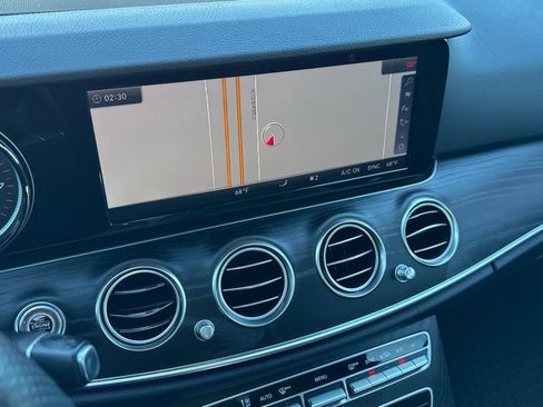 Used 2018 Mercedes-Benz E 400 4MATIC Sedan image 14