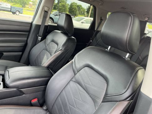 Used 2025 Nissan Pathfinder Platinum w/ Cargo Package FWD image 11