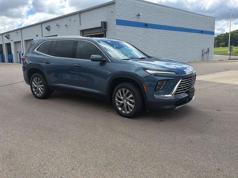 Used 2026 Buick Enclave Preferred AWD/4WD image 7