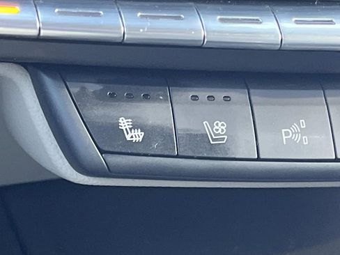 Certified 2023 Cadillac XT4 Premium Luxury w/ Enhanced Visibility Package image 36