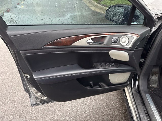 Used 2017 Lincoln MKZ Reserve w/ Luxury Package AWD/4WD image 8
