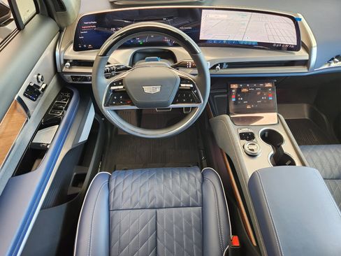 New 2026 Cadillac Vistiq Premium Luxury w/ LPO, Floor Liner Package image 14