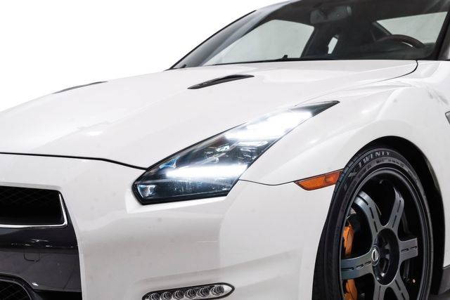 Used 2015 Nissan GT-R Black Edition AWD/4WD image 16