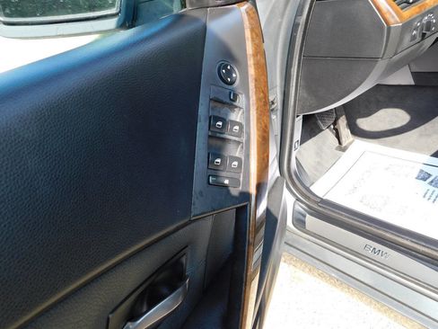 Used 2007 BMW 525xi Sedan image 10