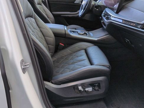 Used 2026 BMW X7 xDrive40i w/ Premium Package AWD/4WD image 24