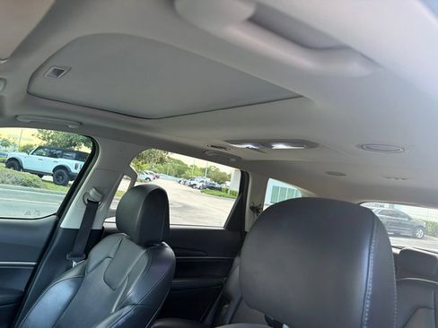 Used 2024 Kia Telluride S w/ S Sunroof Package FWD image 10