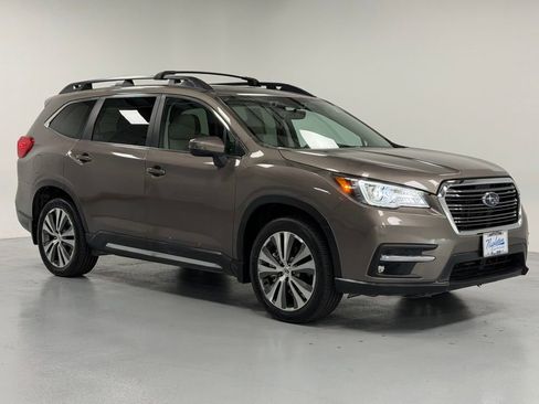 Used 2022 Subaru Ascent Limited w/ Technology Package image 5
