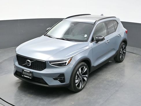 Used 2023 Volvo XC40 B5 Ultimate w/ Protection Package Premier image 33