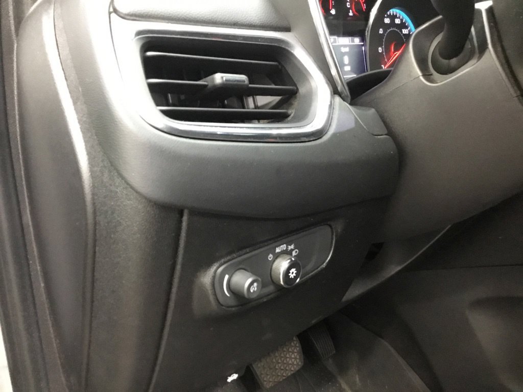 Used 2018 Chevrolet Equinox LT AWD/4WD image 9