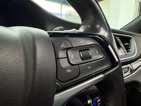 Used 2023 Buick Enclave Avenir image 18