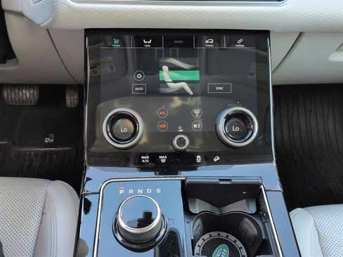 Used 2019 Land Rover Range Rover Velar S AWD/4WD image 25