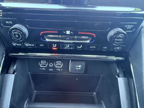 Used 2023 Jeep Grand Cherokee Laredo AWD/4WD image 19