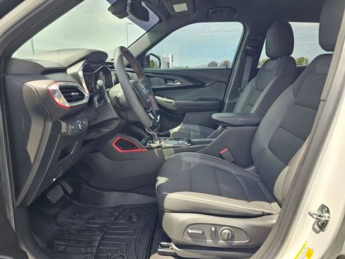 Used 2023 Chevrolet TrailBlazer RS w/ Convenience Package AWD/4WD image 19