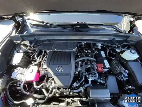 Used 2025 Toyota Grand Highlander AWD image 23